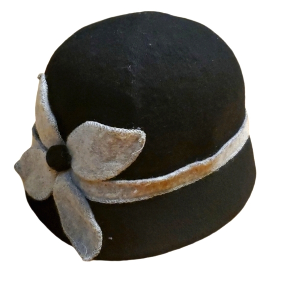 August‎ Woman's Black Wool Fitted Bucket Hat with Flower - Picture 1 of 9
